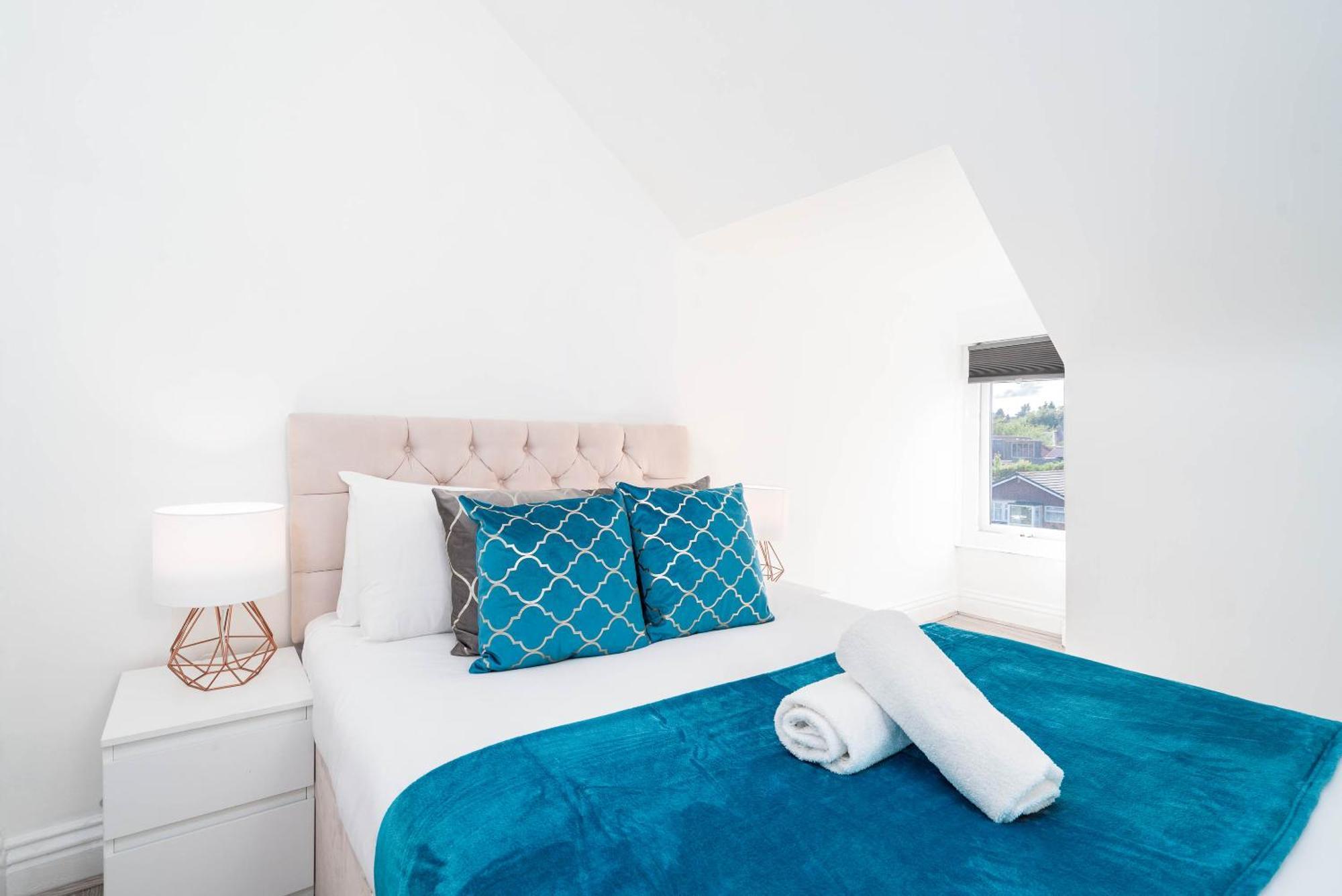 Five Bedroom Townhouse - Near City Centre - Edgbaston - On Street Parking - Wifi - Netflix - 974P Birmingham Eksteriør bilde