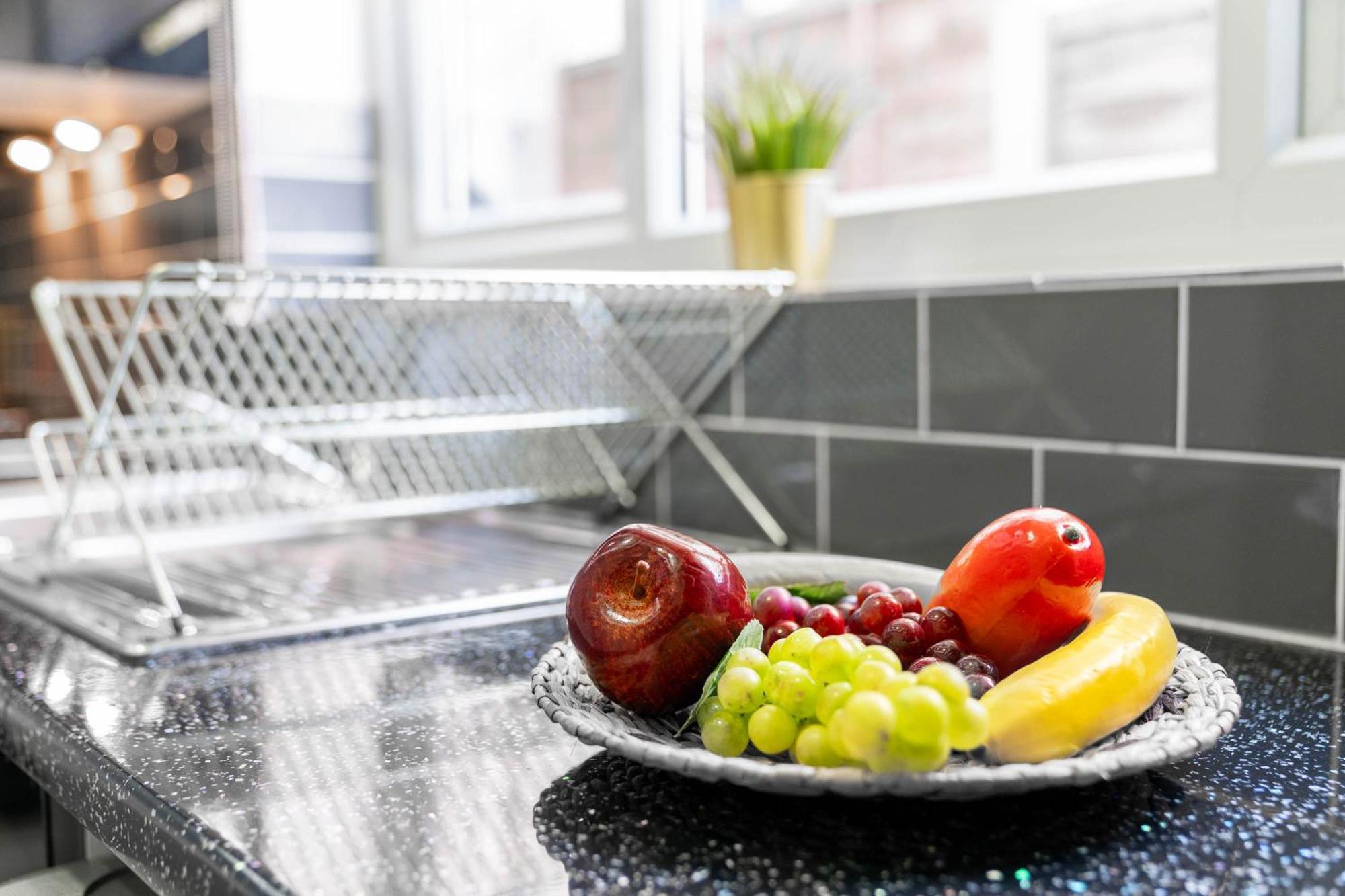 Five Bedroom Townhouse - Near City Centre - Edgbaston - On Street Parking - Wifi - Netflix - 974P Birmingham Eksteriør bilde