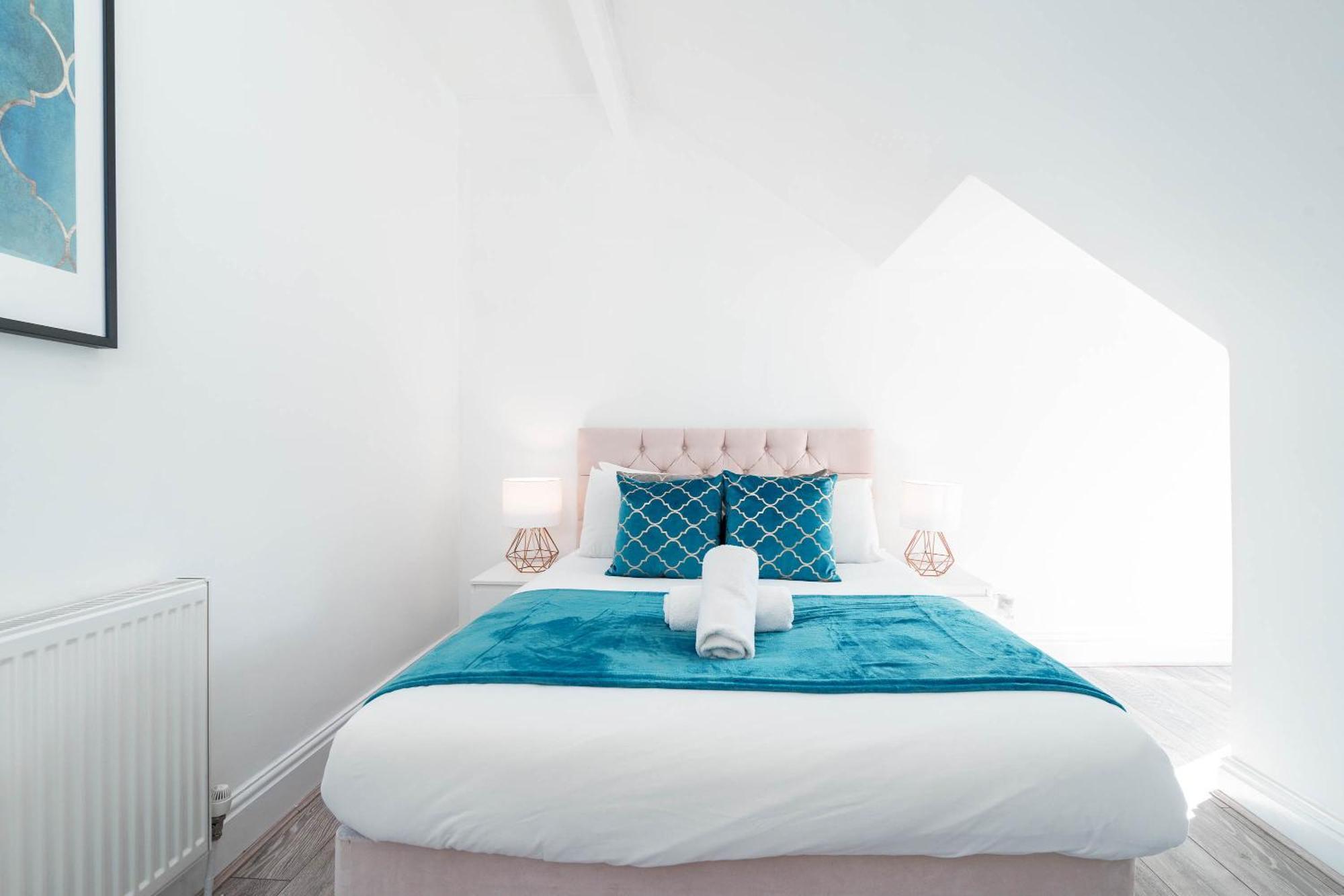 Five Bedroom Townhouse - Near City Centre - Edgbaston - On Street Parking - Wifi - Netflix - 974P Birmingham Eksteriør bilde