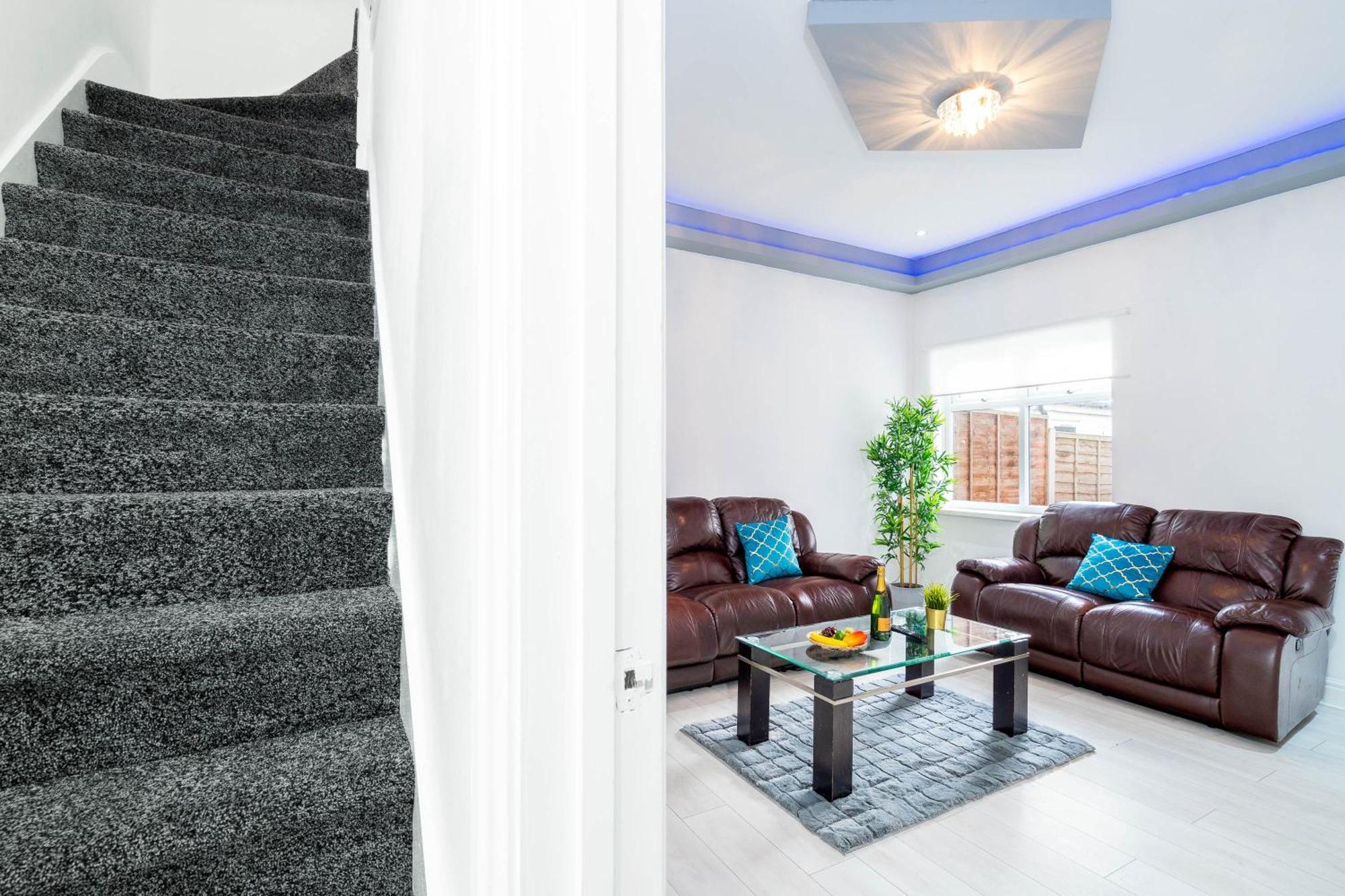 Five Bedroom Townhouse - Near City Centre - Edgbaston - On Street Parking - Wifi - Netflix - 974P Birmingham Eksteriør bilde